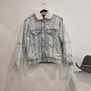 American Eagle Outfitters Light Wash Denim Jacket with Sherpa Collar
